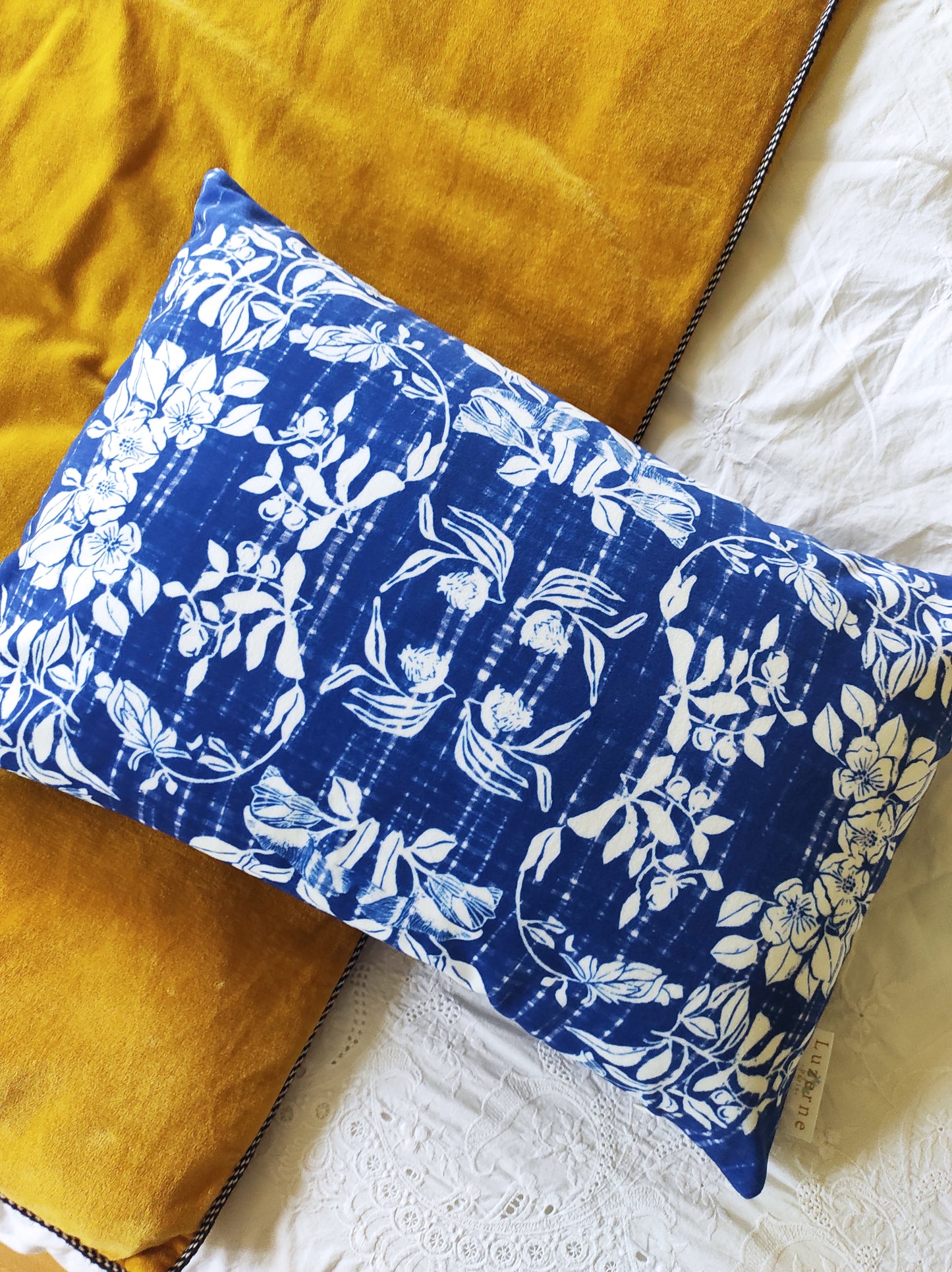 Housse de coussin Antic Blossom Outremer